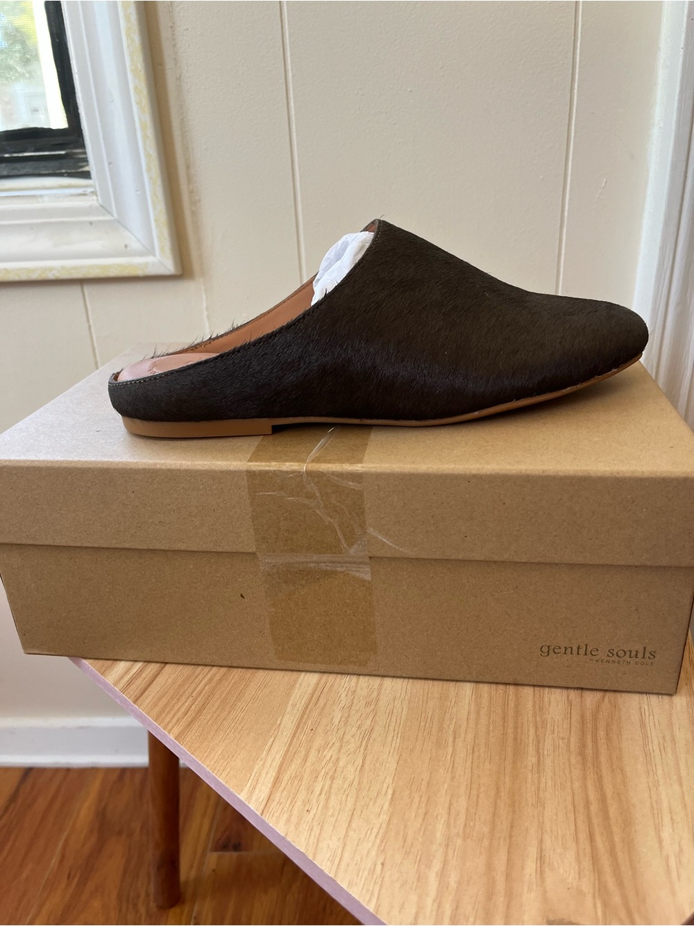Kenneth Cole Gentle Souls Wanda Walnut Haircalf